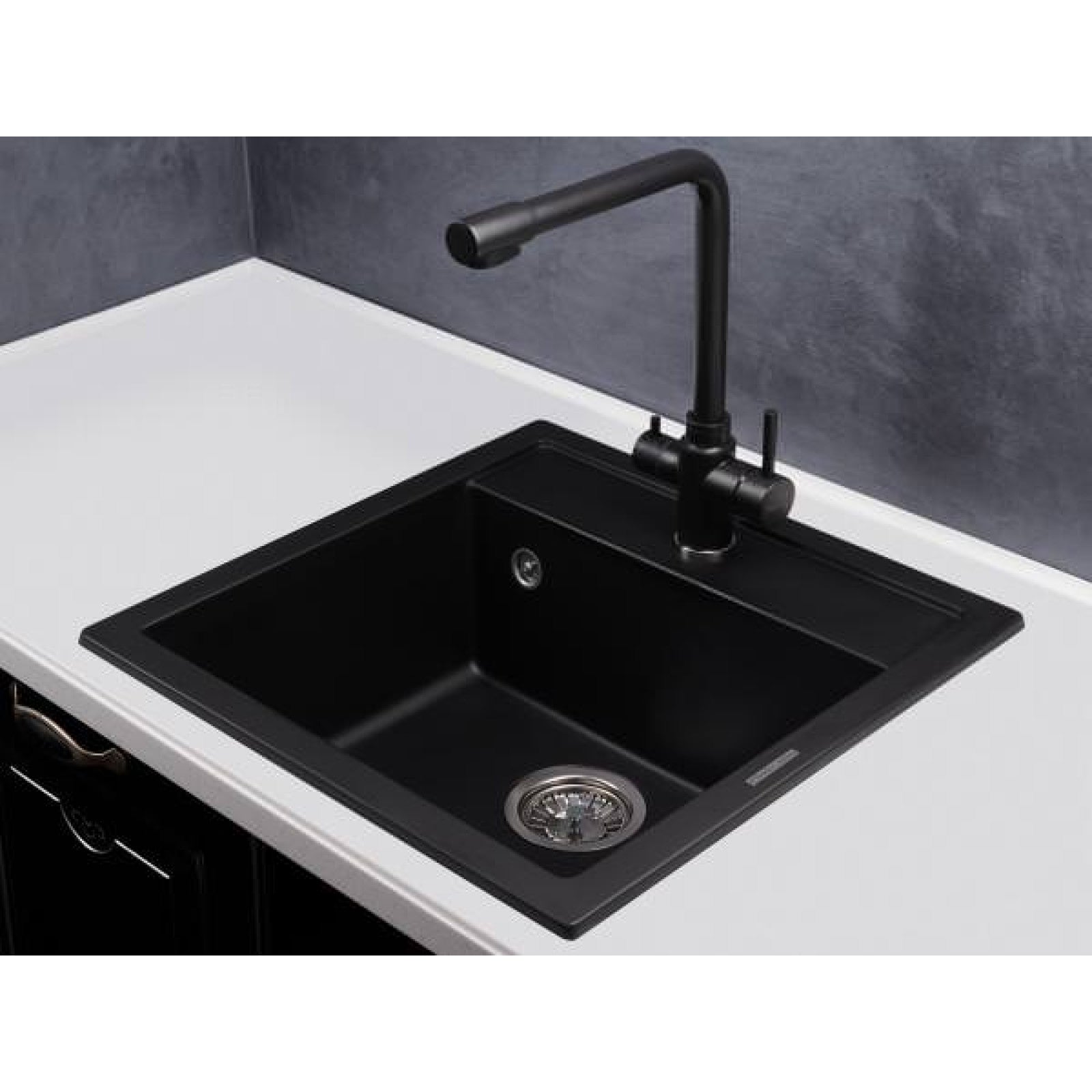 Baterie neagra cu filtru apa